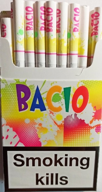 Сигарети "Bacio white SLIMS" ("Басіо білий Слімс") duty free. Ціна за блок (10 пачок) 0